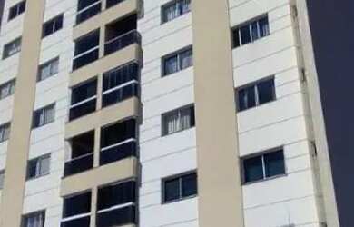 Imagem: O apartamento possui 2 Dormitórios, 2 Banheiros, 2 Vagas na