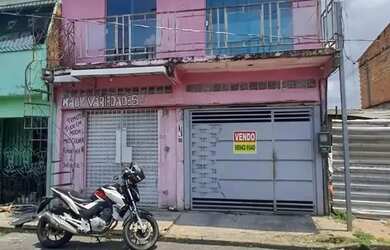 Imagem: A casa possui 2 Dormitórios, 2 Banheiros, 2 Vagas na garagem