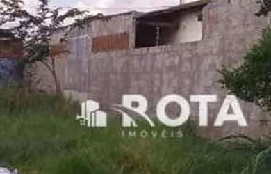 Imagem: O terreno possui 270m² de Área e está localizado em Joao