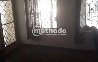 Imagem: A casa possui 2 Dormitórios, 2 Banheiros, 3 Vagas na garagem