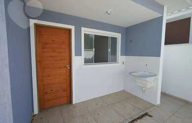 Imagem: A casa em condomínio possui 3 Dormitórios, 2 Banheiros, 112m²