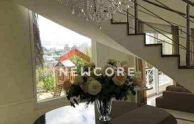 Imagem: A casa em condomínio possui 5 Dormitórios, 5 Banheiros, 5