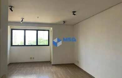 Imagem: O depósito possui 1 Vaga na garagem, 33m² de Área e está