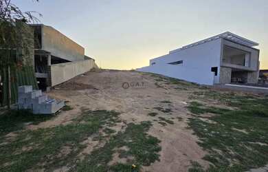 Imagem: O terreno à venda possui 561m² de Área e Imóvel novo e está