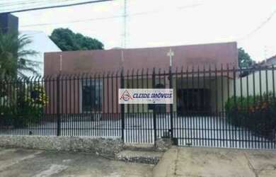 Imagem: A casa possui 3 Dormitórios, 2 Banheiros, 1 Vaga na garagem