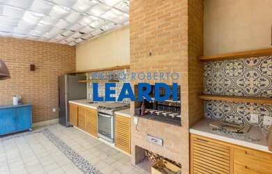 Imagem: A casa possui 4 Dormitórios, 4 Banheiros, 3 Vagas na garagem