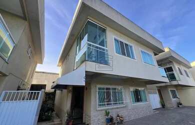 Imagem: A casa possui 2 Dormitórios, 3 Banheiros, 1 Vaga na garagem