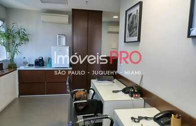 Imagem: O depósito possui 1 Vaga na garagem e 46m² de Área e está