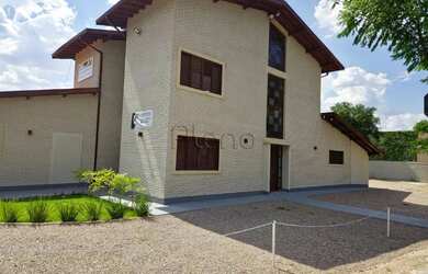 Imagem: O depósito à venda possui 4 Vagas na garagem e 345m² de Área