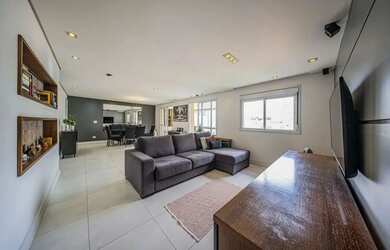 Imagem: O apartamento possui 3 Dormitórios, 5 Banheiros, 3 Vagas na