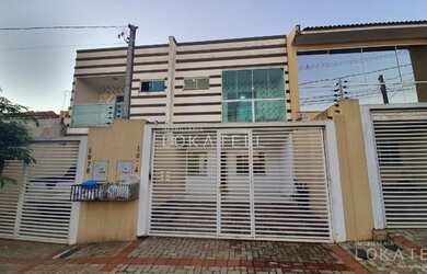 Imagem: A casa possui 3 Dormitórios, 3 Banheiros, 2 Vagas na garagem