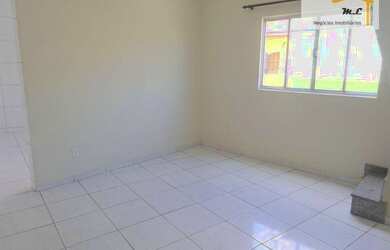 Imagem: A casa possui 2 Dormitórios, 1 Banheiro, 2 Vagas na garagem