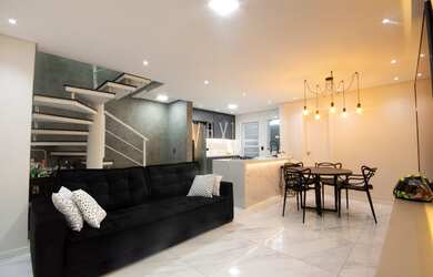 Imagem: A casa em condomínio possui 2 Dormitórios, 3 Banheiros, 2