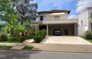 Imagem: A casa em condomínio possui 4 Dormitórios, 4 Banheiros, 4