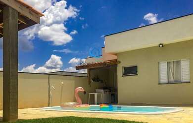 Imagem: A casa em condomínio possui 2 Dormitórios, 2 Banheiros, 2