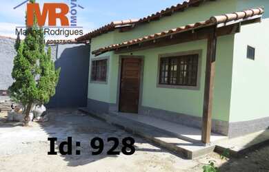 Imagem: A casa possui 2 Dormitórios, 1 Banheiro, 2 Vagas na garagem