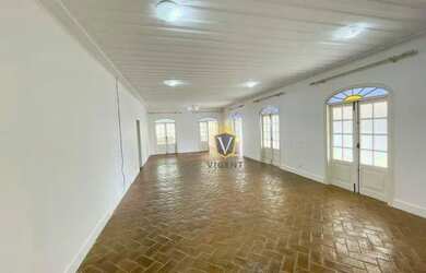 Imagem: A casa em condomínio possui 4 Dormitórios, 5 Banheiros, 5