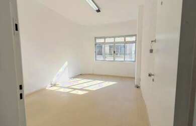 Imagem: O depósito possui 18m² de Área e está localizado em Centro