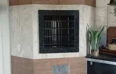 Imagem: A casa possui 2 Dormitórios, 3 Banheiros e 2 Vagas na garagem