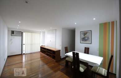 Imagem: O apartamento possui 2 Dormitórios, 2 Banheiros, 2 Vagas na