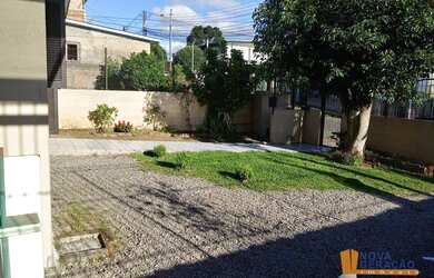 Imagem: A casa possui 3 Dormitórios, 1 Banheiro, 1 Vaga na garagem