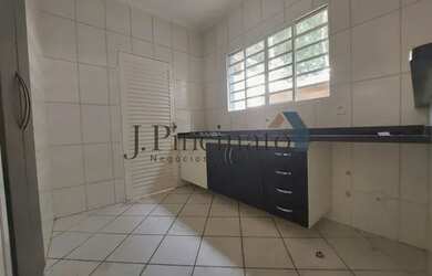 Imagem 13: Casa Sobrado em Jundiaí. Churrasqueira, Varanda, Guarda roupae177m²...