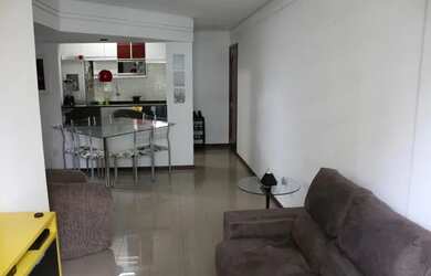 Imagem: O apartamento possui 1 Dormitório, 1 Banheiro, 1 Vaga na garagem