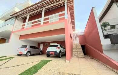 Imagem: A casa em condomínio possui 4 Dormitórios, 4 Banheiros, 4