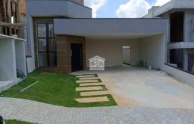 Imagem: A casa possui 3 Dormitórios, 3 Banheiros, 4 Vagas na garagem