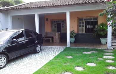 Imagem: A casa possui 4 Dormitórios, 4 Banheiros, 4 Vagas na garagem