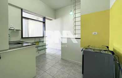 Imagem: O apartamento possui 1 Dormitório, 2 Banheiros, 1 Vaga na garagem