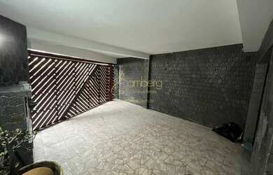 Imagem: A casa possui 2 Dormitórios, 4 Banheiros, 2 Vagas na garagem