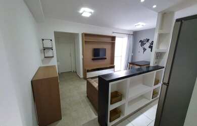 Imagem: O apartamento possui 1 Dormitório, 1 Banheiro, 1 Vaga na garagem