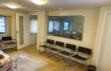 Imagem: O depósito possui 2 Vagas na garagem, 93m² de Área e está