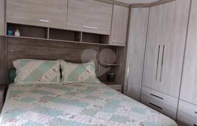 Imagem: O apartamento possui 1 Dormitório, 1 Banheiro, 1 Vaga na garagem