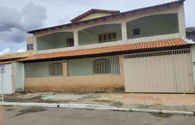 Imagem: A casa em condomínio possui 4 Dormitórios, 3 Banheiros, 1