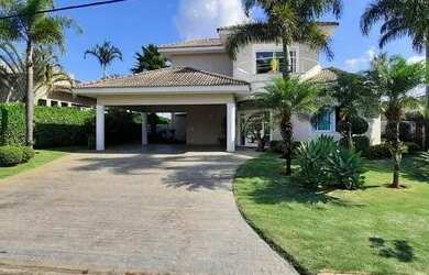 Imagem: A casa em condomínio possui 4 Dormitórios, 5 Banheiros, 3