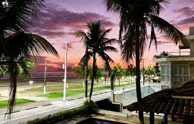 Imagem 16: Casa frente ao mar à venda na praia da Enseada em Guarujá