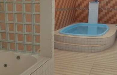 Imagem 2: Casa temporada. Piscina, 4 Vagas na garageme5 Dormitórios