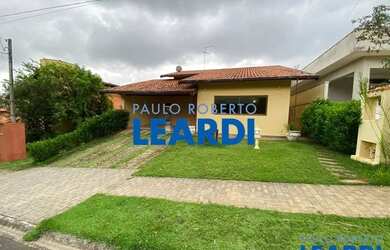 Imagem: A casa em condomínio possui 3 Dormitórios, 3 Banheiros, 5