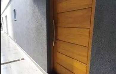 Imagem: A casa possui 4 Dormitórios, 3 Banheiros, 2 Vagas na garagem