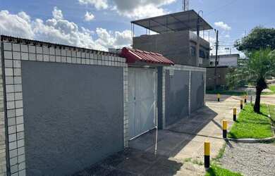 Imagem: A casa possui 4 Dormitórios, 4 Banheiros, 4 Vagas na garagem