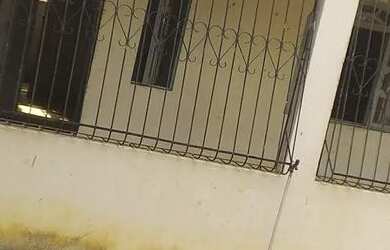 Imagem: A casa possui 1 Dormitório, 1 Banheiro, 1 Vaga na garagem e