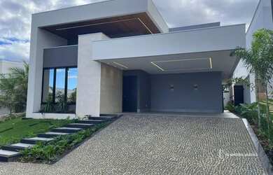 Imagem: A casa em condomínio possui 4 Dormitórios, 5 Banheiros, 5