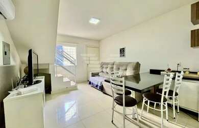 Imagem: A casa possui 3 Dormitórios, 2 Banheiros, 1 Vaga na garagem