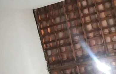 Imagem: A casa possui 2 Dormitórios, 1 Banheiro e está localizado