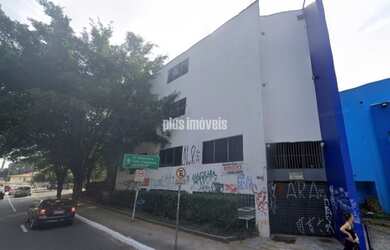 Imagem: O depósito possui 5 Vagas na garagem, 932m² de Área e está