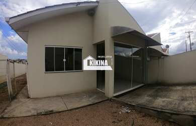 Imagem: A casa possui 3 Dormitórios, 1 Banheiro, 1 Vaga na garagem