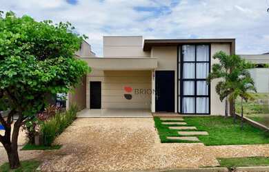 Imagem: A casa em condomínio possui 3 Dormitórios, 4 Banheiros, 2