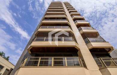 Imagem: O apartamento possui 4 Dormitórios, 5 Banheiros, 3 Vagas na